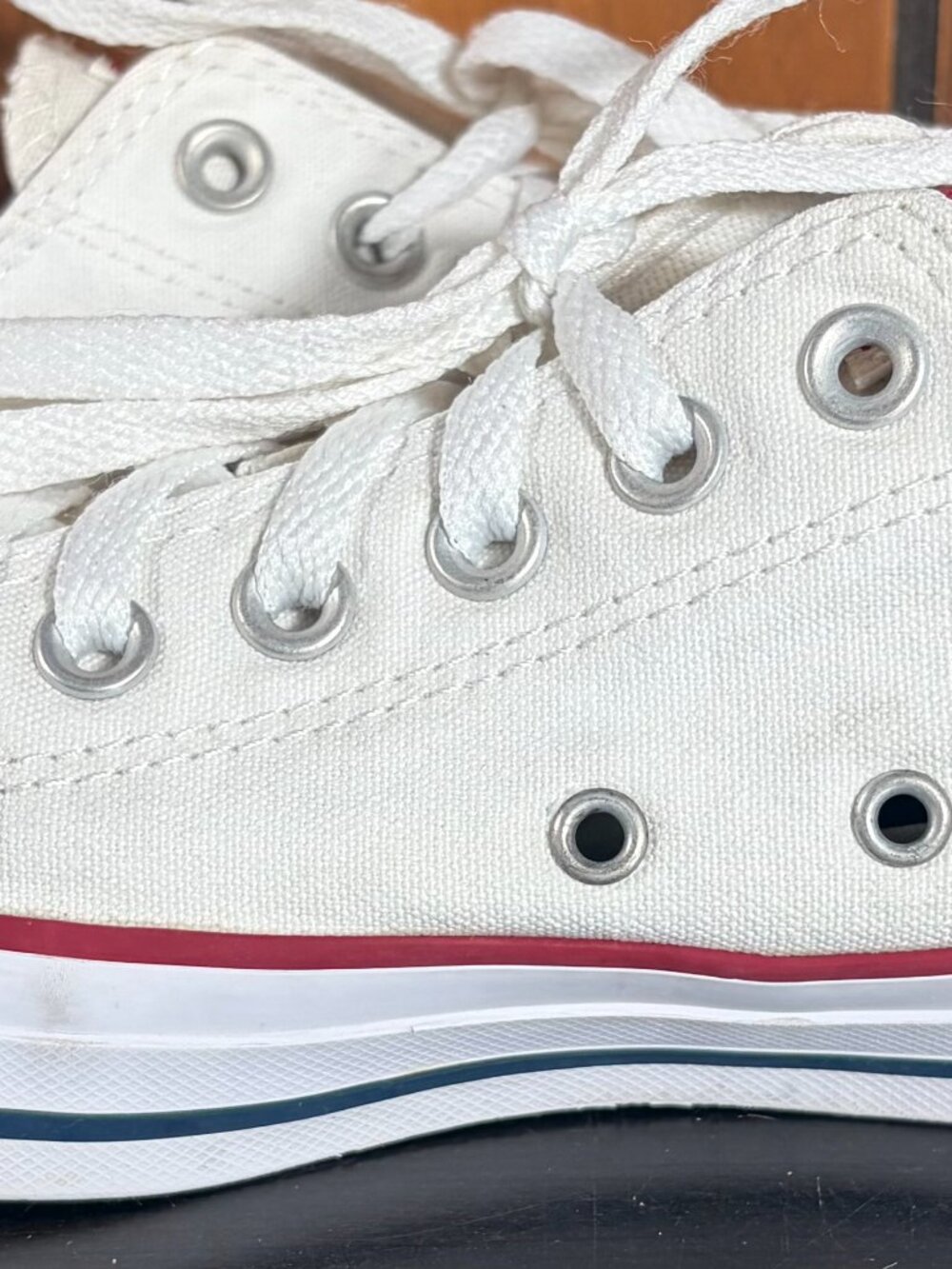 Converse Chuck Taylor All Star White Low Top Lace Up Sneakers 6M 8W - GUC - Picture 4 of 8